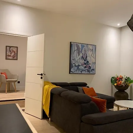 Appartement Vieux Nice-3 Pieces Moderne- 100m De La Nice