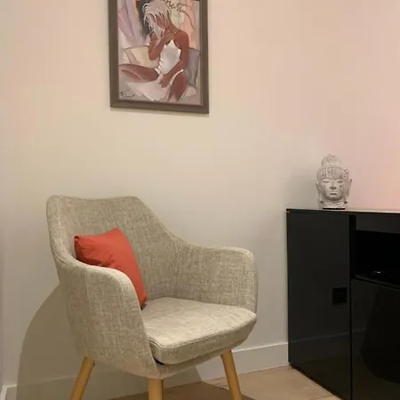 Appartement Vieux Nice-3 Pieces Moderne- 100m De La